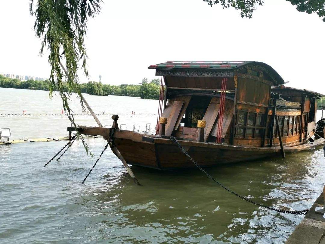 南湖红船红色教育基地